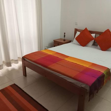 Chelsea Villa Bnb Colombo Exteriör bild