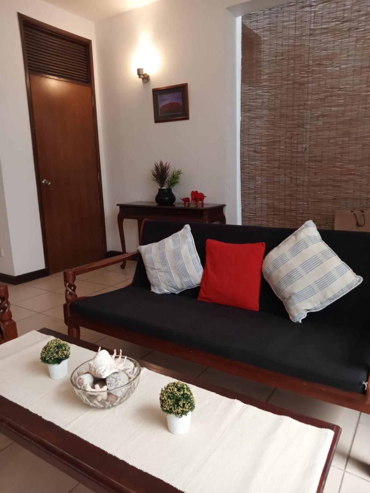 Chelsea Villa Bnb Colombo Exteriör bild