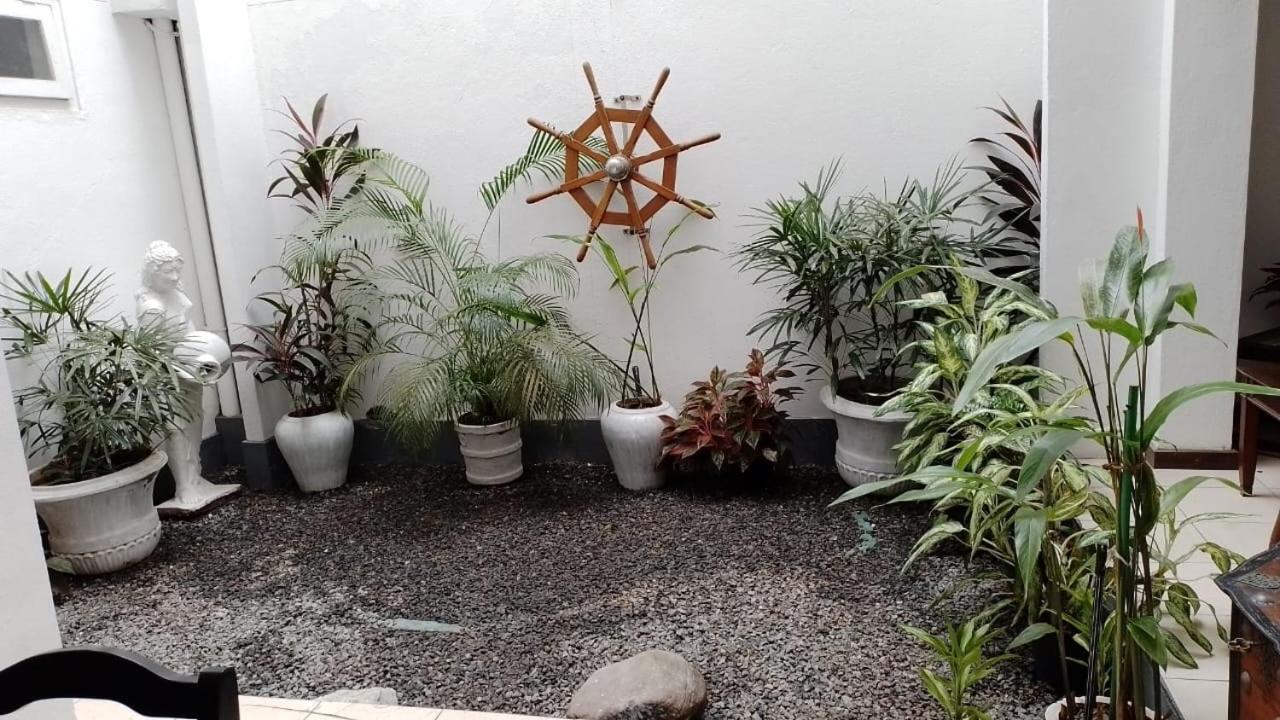 Chelsea Villa Bnb Colombo Exteriör bild